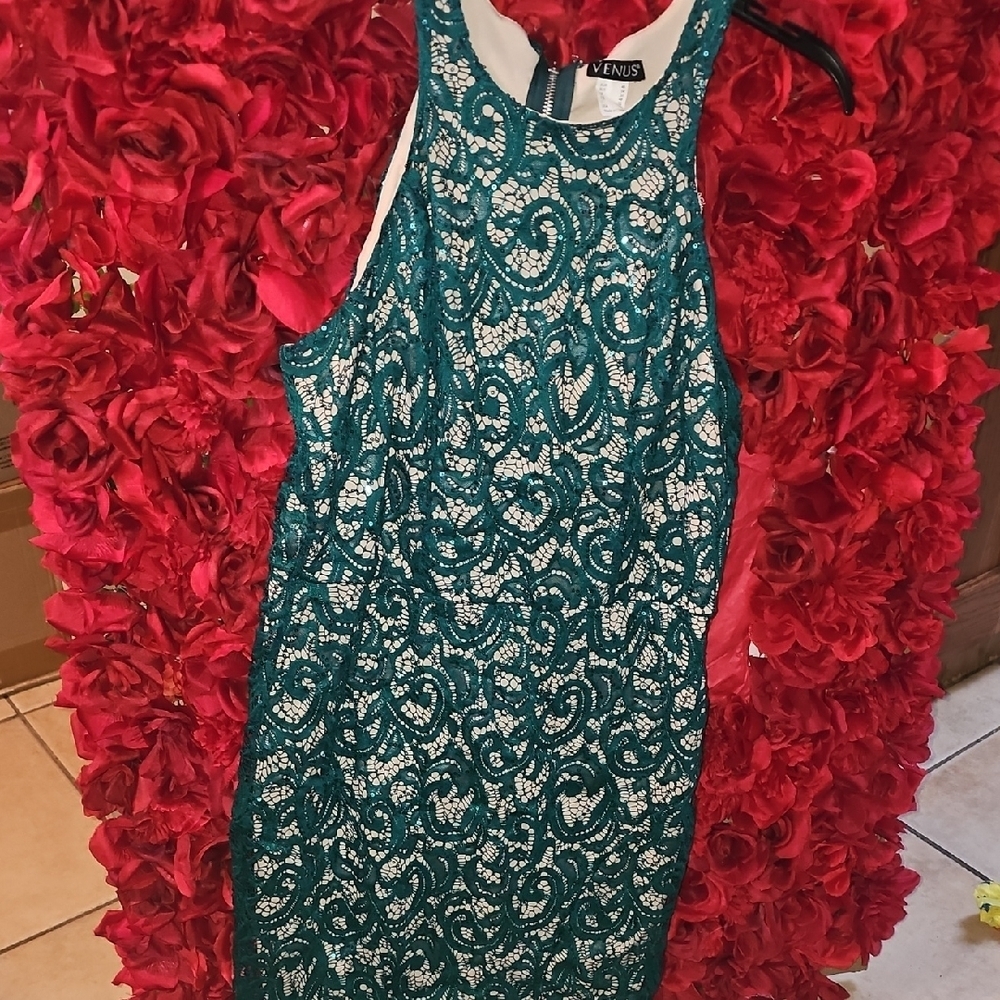 VENUS NWOT Teal Green Sequined Lined Formal Dress Size 14